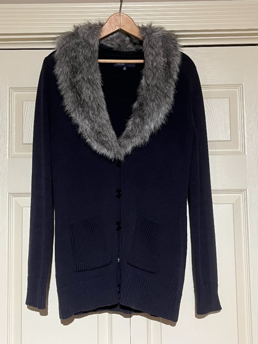 Jones New York Vneck button front sweater cardigan w/removable faux fur collar M